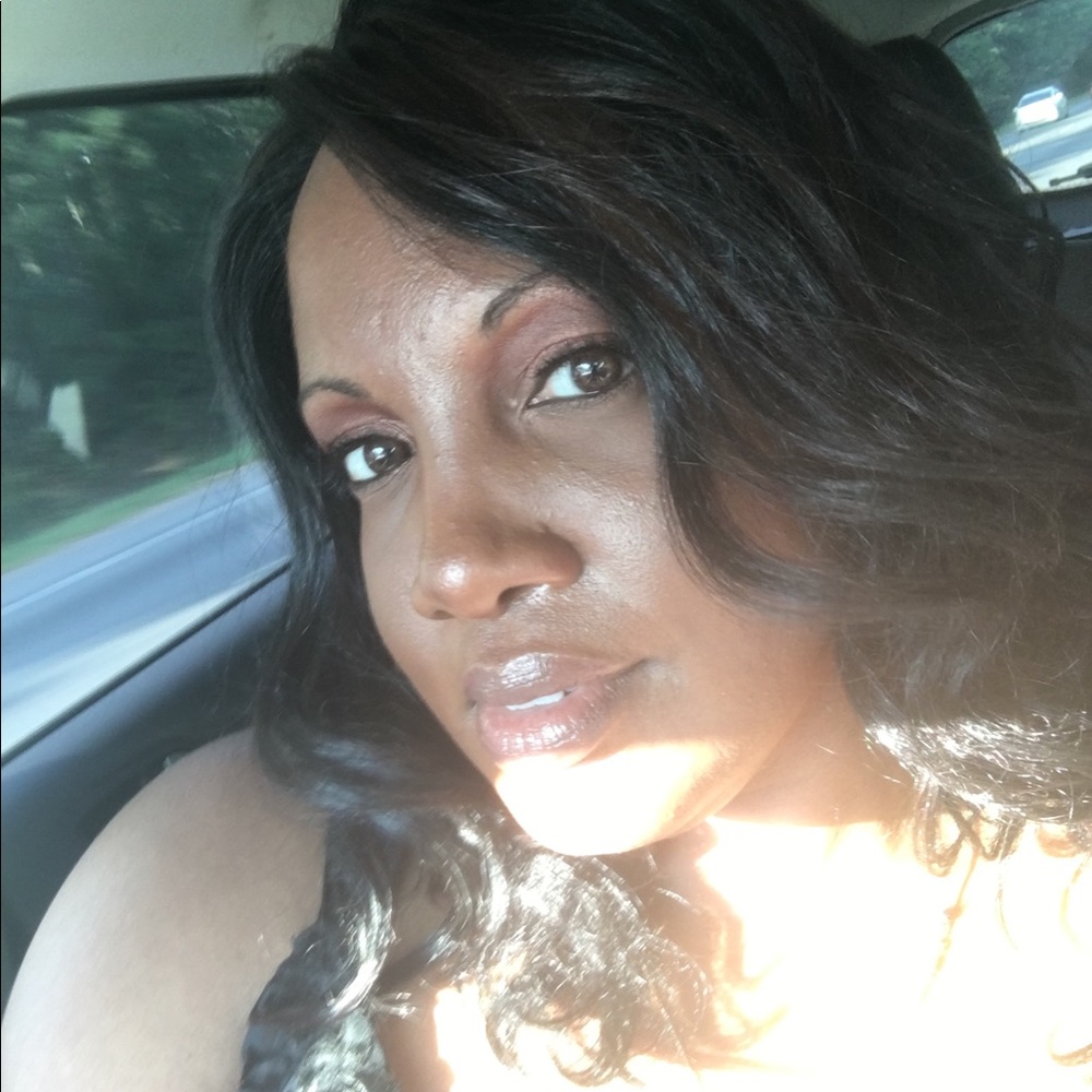 Meet your Posher, Laquana
